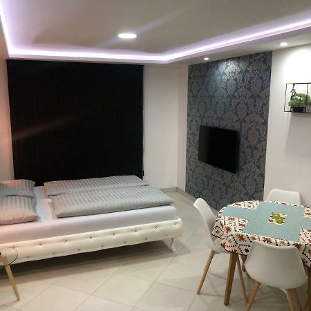 Apartment Ajla Tuzla Esterno foto