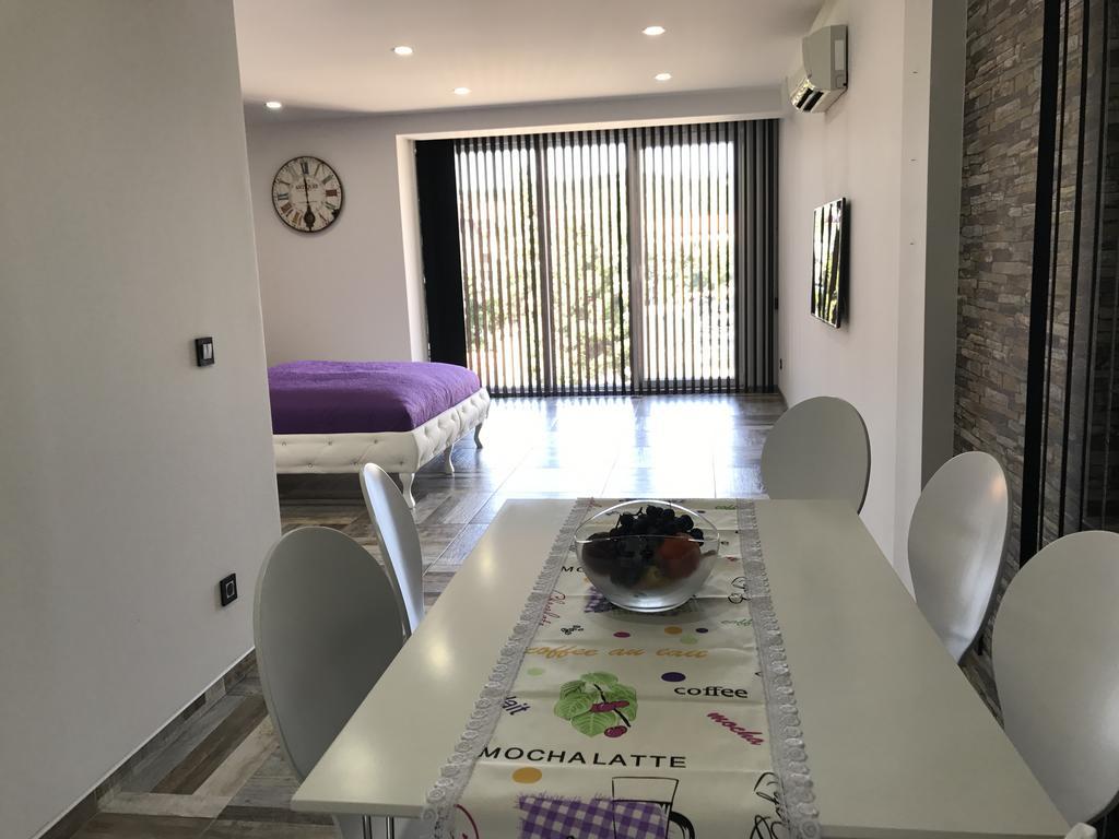Apartment Ajla Tuzla Esterno foto