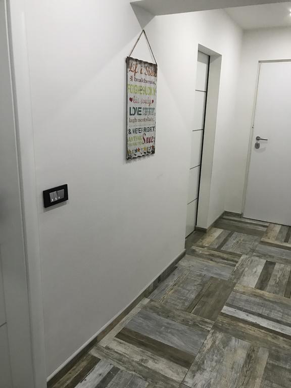 Apartment Ajla Tuzla Esterno foto