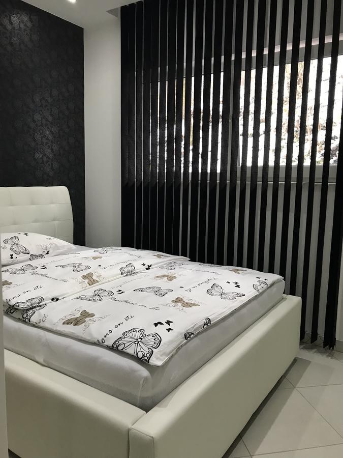 Apartment Ajla Tuzla Esterno foto