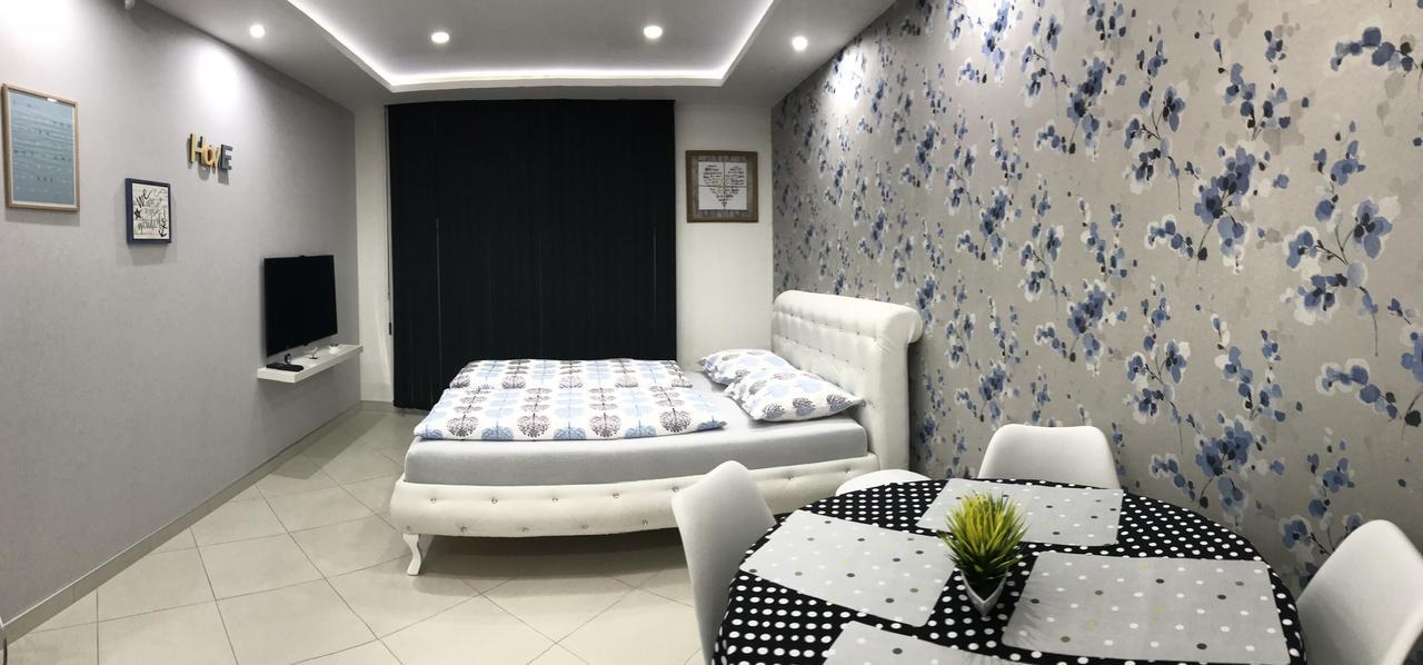 Apartment Ajla Tuzla Esterno foto